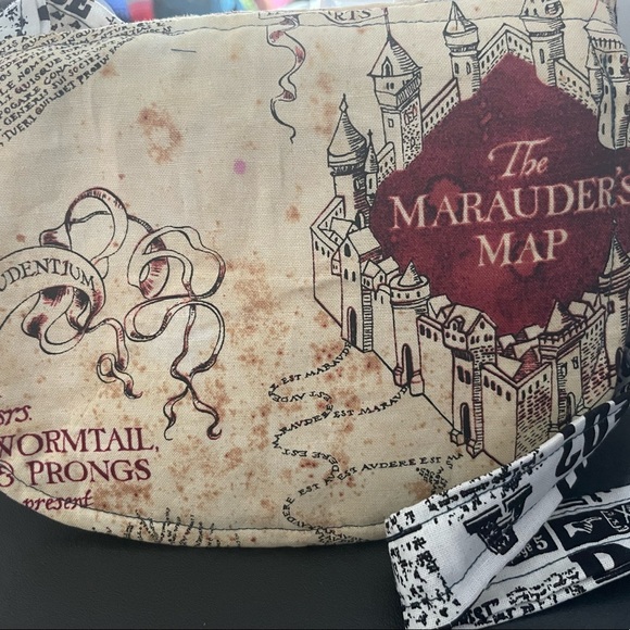 Harry Potter/Hogwarts Houses/ Dobby, sewn fabrics mini purse for kids/toddler - Picture 4 of 6